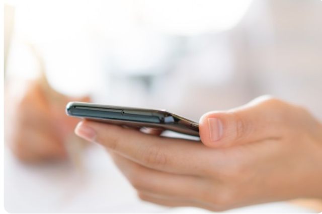 Торговец сотовыми телефонами обманом похитил у жительницы Якутска 92 500 рублей