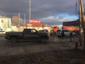 В Якутске водитель протаранил два автомобиля и скрылся с места ДТП