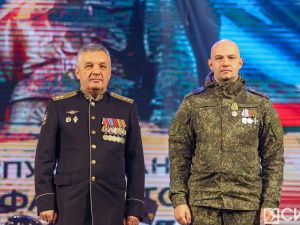 Государственные награды вручили воинам-якутянам на II Антифашистском форуме в Якутске