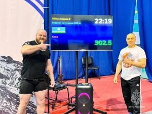 Чемпион Дальнего Востока: сотрудник МЧС Якутии установил новые рекорды по пауэрлифтингу