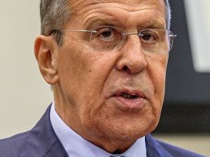 Лавров за то, чтобы "вернуть домой" ядерное оружие из Европы