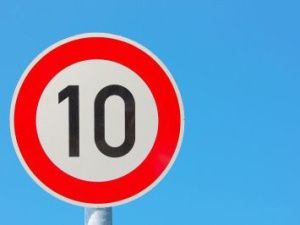 В Якутске после жалоб убрали лишний дорожный знак