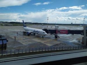 На борту самолета АК «Якутия» пассажиру стало плохо: ему помогли действия врача и пилота