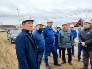 Первый вице-премьер и прокурор Якутии совершили проверку строящихся школ