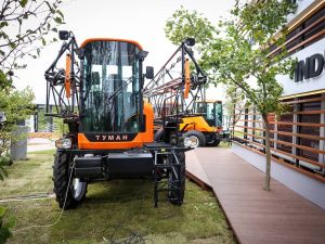 Фоторепортаж с первого дня ВЭФ-2023: улица Дальнего Востока и культурная программа