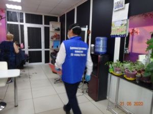 В Якутске постоянно продолжается ежедневный мониторинг объектов торговли на предмет соблюдения мер профилактики коронавирусной инфекции: 22 мая