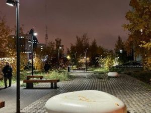 Уютное место для вечерних прогулок. В Якутске у Талого озера установили освещение