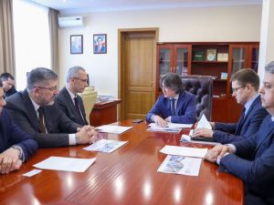 Джулустан Борисов провел встречу с руководством Иркутской нефтяной компании