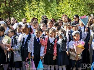 Учеников и студентов Высшей школы музыки поздравили в День знаний