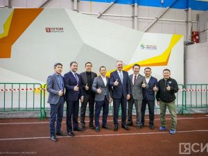 Президент Олимпийского комитета России осмотрел ход возведения скалодрома в Якутске