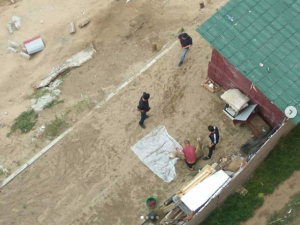 В праздник Курбан Байрам в Якутске разделывали барана под окнами жилого дома