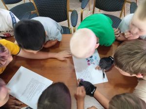 На базе Культурного центра АО «АК «ЖДЯ» работает летняя детская площадка