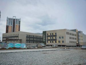 Айсен Николаев проверил ход строительства самой большой школы республики