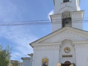 Престольный праздник Никольского храма отметили за Архиерейским богослужением в Якутске