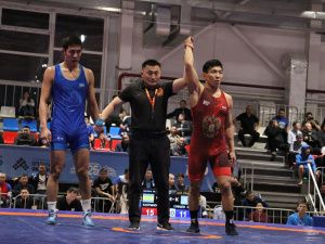 Фоторепортаж. Главные схватки чемпионата Якутии по вольной борьбе