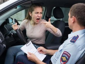 Жительница Якутска укусила сотрудника ДПС за составленный протокол