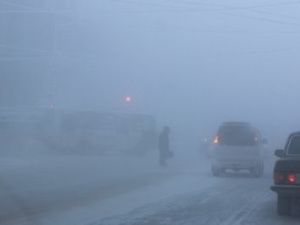 Туман: ГИБДД рекомендует водителям воздержаться от дальних поездок