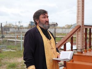 В исправительной колонии № 1 состоялась церемония установки и освещения купола и креста православного храма