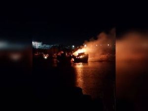 На судне в Жатае произошел пожар