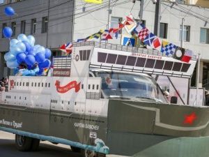 Трудовые коллективы Губинского округа вышли  на первомайскую демонстрацию