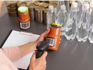 В одном из магазинов села Ытык-Кюель Таттинского улуса продавали продукты питания с истекшим сроком годности