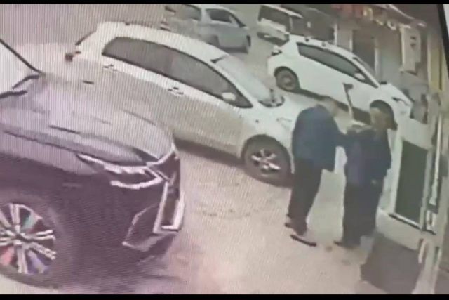 В Якутске мужчина дважды ударил подростка из-за его внешнего вида