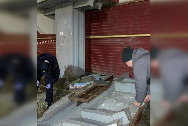 Суд продлил домашний арест мужчине, обвиняемому в гибели девочки под плитой на улице Автодорожной в Якутске 