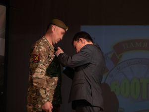 Сотрудник спецназа УФСИН Якутии награжден за храбрость на СВО