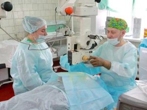 В городе Докучаевск ДНР приступила к работе бригада якутских офтальмологов