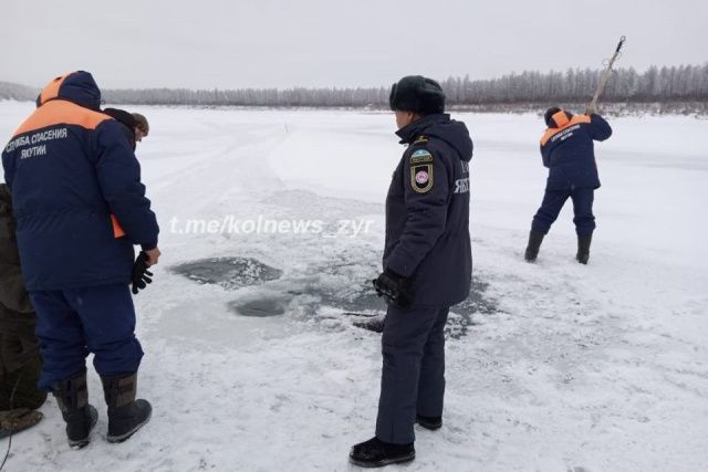 Спасатели нашли тело мужчины, провалившегося под лед на реке Колыме