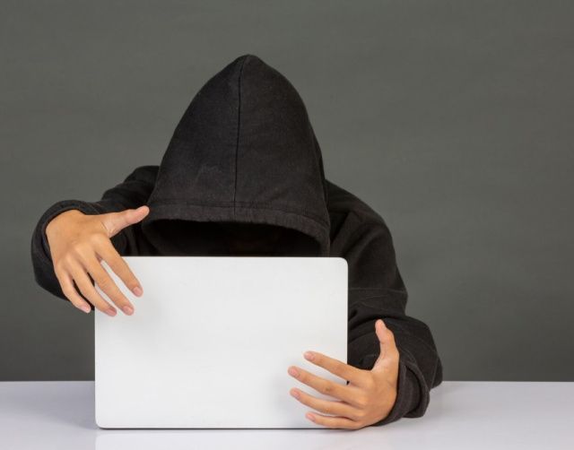 В Хангаласском районе произошла кража ноутбука стоимостью 120 тысяч рублей