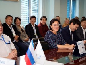 Коллектив аэропорта «Якутск» торжественно проводил Сардану Авксентьеву