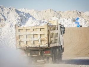 АО «Якутдорстрой» проводит противопаводковые мероприятия