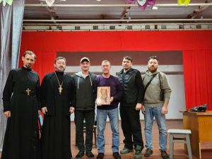 Творческая группа Мирнинского театра выступает в зоне СВО