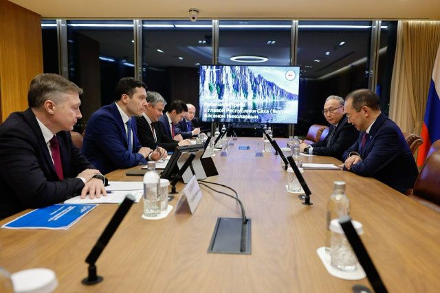 О чем говорили глава Якутии и министр промышленности России