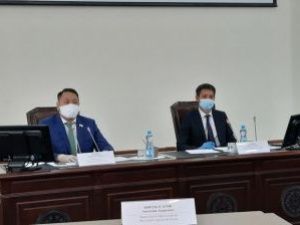 Альберт Семенов провел депутатские слушания о самом важном на сегодня