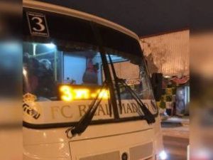 Водитель автобуса с ломом напал на молодого человека. Полиция проводит проверку