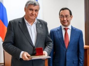Глава Якутии вручил благодарность коллективу ПАО «ЛОРП»