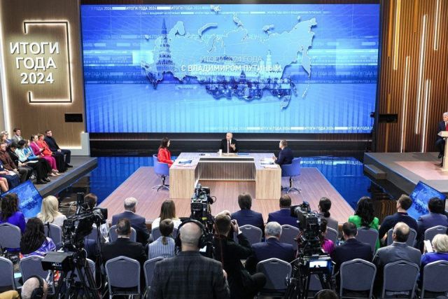 Владимир Путин выразил благодарность волонтёрам за помощь бойцам СВО