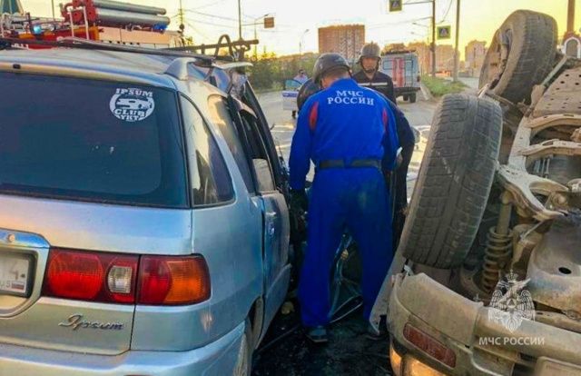 В Якутске произошло серьезное ДТП. Комментарий МЧС