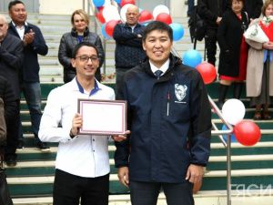 В День знаний лучшим студентам Якутского колледжа связи и энергетики вручили именные стипендии