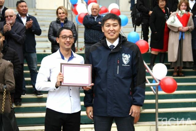 В День знаний лучшим студентам Якутского колледжа связи и энергетики вручили именные стипендии