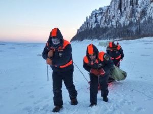 В Якутии спасатели-новички «сдали экзамен» на природе в крещенские морозы