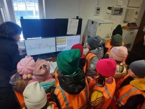 В «Железных дорогах Якутии» впервые провели экскурсию для первоклассников