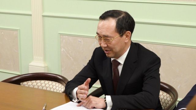 Айсен Николаев обсудил развитие авиационной отрасли Якутии с руководителем Росавиации