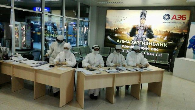 Айсен Николаев прокомментировал обращения, касающиеся закрытия аэропорта и железнодорожных станций