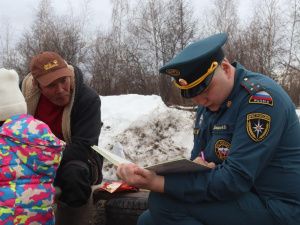 Сотрудниками МЧС России проводятся профилактические мероприятия в лесах