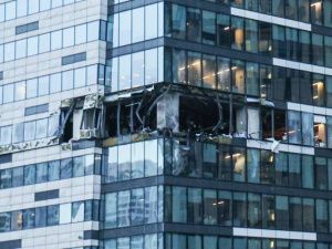 Беспилотник вновь попал в небоскреб в «Москва-Сити»