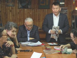 КОММУНИСТЫ, ВПЕРЕД!