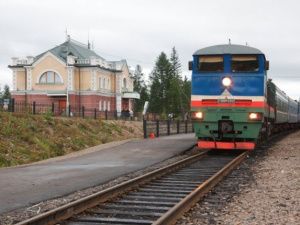 Для детей от 10 до 18 лет круглогодично действует скидка в размере 50% на проезд в поездах дальнего следования